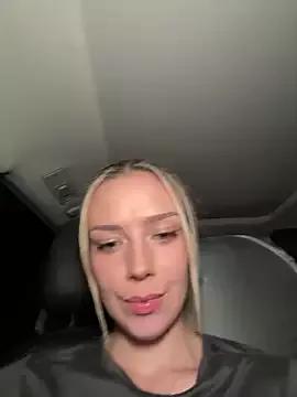Girls free live sex cams: Check out the satisfaction of typing and cam2cam with our sensual livestreamers, who will teach you all about temptation and desires with their smoking hot physiques.