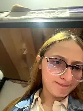 imariahot from StripChat is Freechat