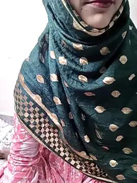 Indian-Aleena from StripChat is Freechat