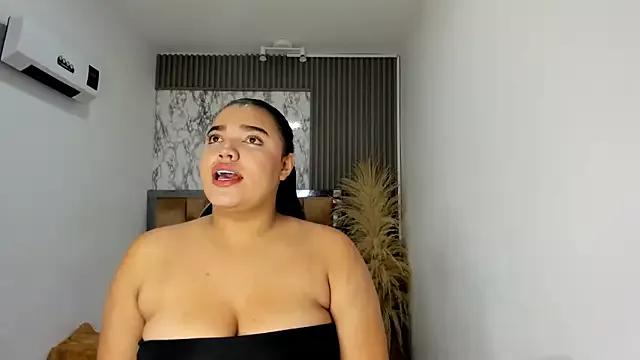 iris_quinn from StripChat is Freechat