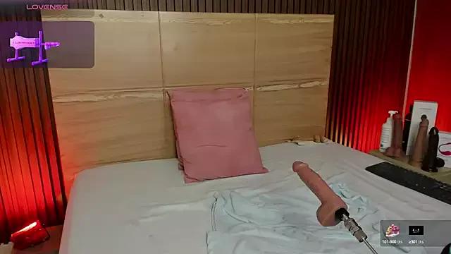iris_violeta from StripChat is Freechat