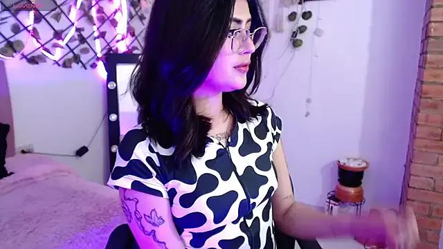 isa_bunny18 from StripChat is Freechat
