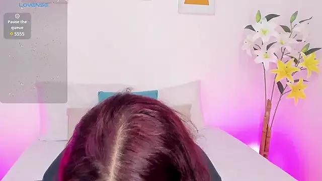 Isa_Giraldoo from StripChat is Freechat