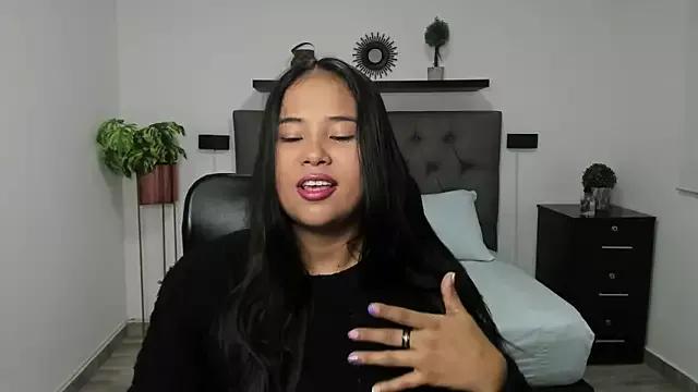 isabella_florez from StripChat is Freechat