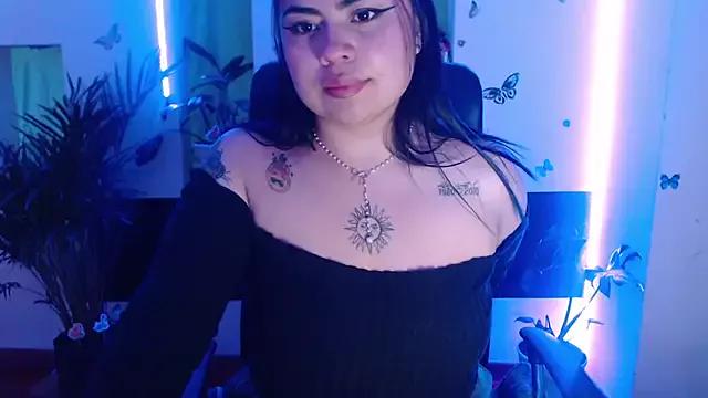 Isabella_velvett from StripChat is Freechat
