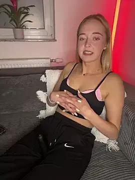 Photos of itsemmmy from StripChat is Freechat