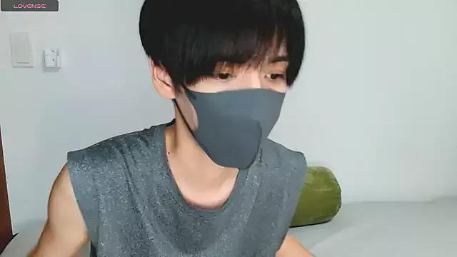 itsme_LEON from StripChat is Freechat