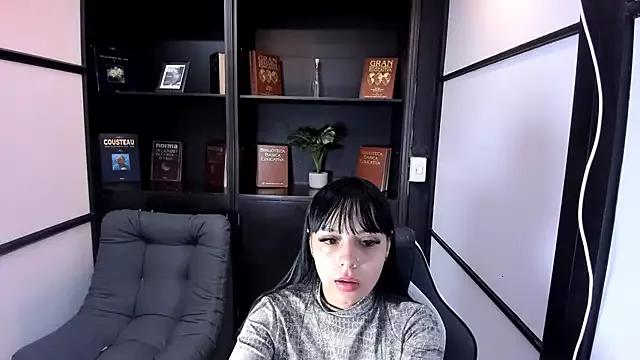 IvonnePrince_ from StripChat is Freechat
