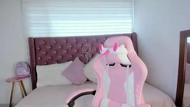 Jade_rey_ from StripChat is Freechat