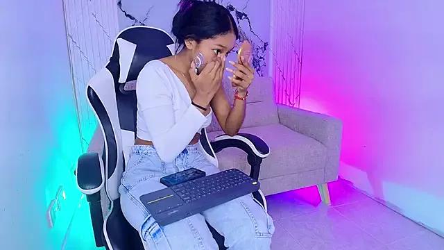 JadeGolden_ from StripChat is Freechat