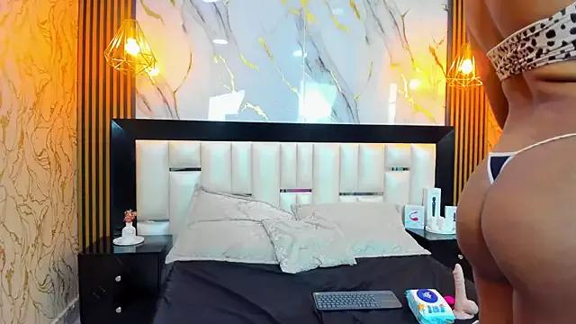 JanneCooper from StripChat is Freechat