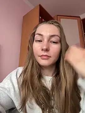Check out our freechat fingering entertainers from our Custom and Multi clubs and checkout exclusive access to highly customizable content, such as curves, hair, tits, slit type and many more.