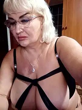 Freechat chubby sluts: Vitalize your senses with our specialised entertainers, who make talking adorable and freaky at the same time.