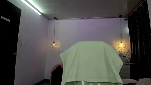 Jennaa_Cooper from StripChat is Freechat