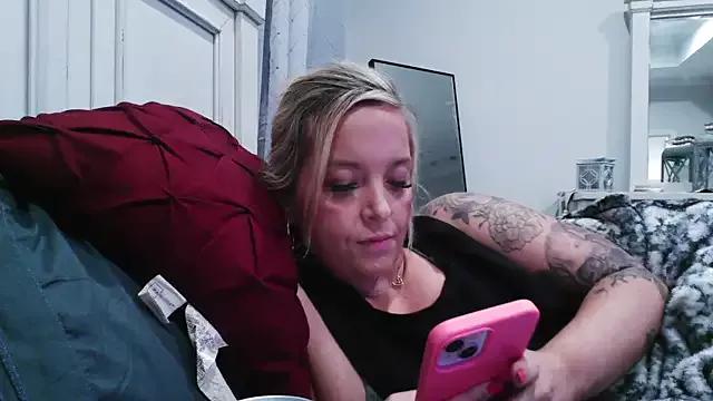 Girls free live sex cams: Check out the satisfaction of typing and cam2cam with our sensual livestreamers, who will teach you all about temptation and desires with their smoking hot physiques.