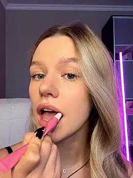 Girls free live sex cams: Check out the satisfaction of typing and cam2cam with our sensual livestreamers, who will teach you all about temptation and desires with their smoking hot physiques.