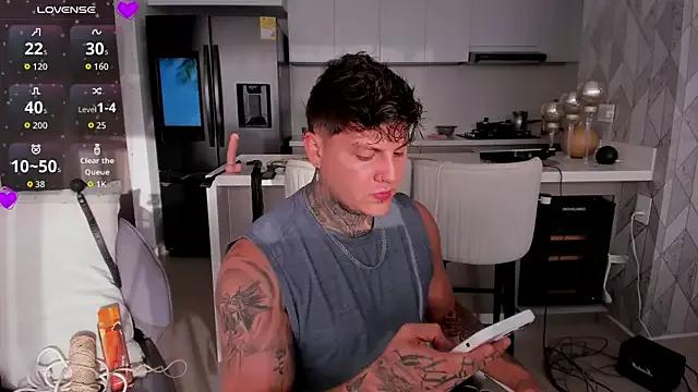 johny_multicum from StripChat is Freechat