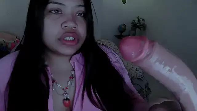 Juicy_elenxx from StripChat is Freechat