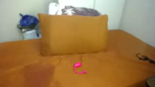 JuicyAdiction from StripChat is Freechat