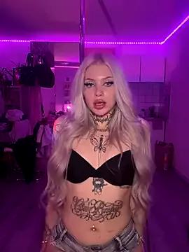 Julamayana from StripChat is Freechat