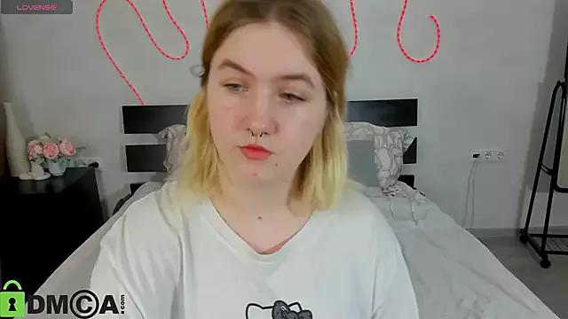 Julia_Jips from StripChat is Freechat
