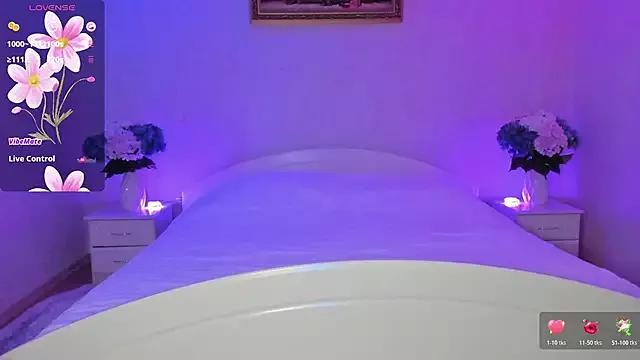 Julie_Blaze from StripChat is Freechat