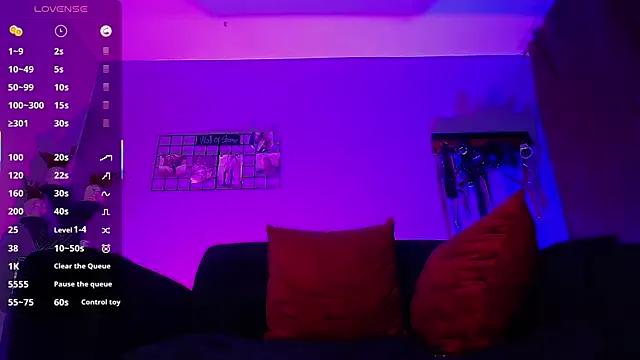 JulietthNoir from StripChat is Freechat
