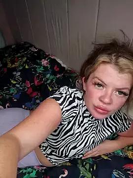 Just_peaches_not_cream from StripChat is Freechat