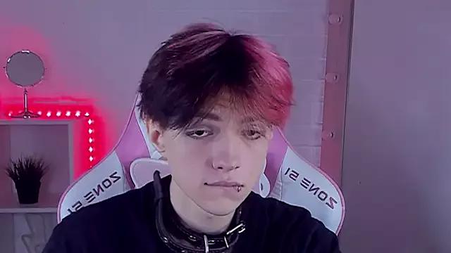Justin_Care from StripChat is Freechat