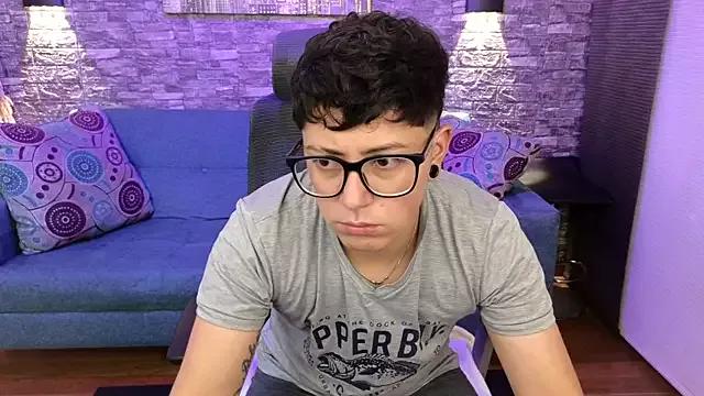 kaelgrey from StripChat is Freechat