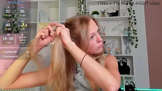 Kara_smalltits from StripChat is Freechat