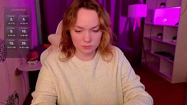 Kari_Lunna from StripChat is Freechat