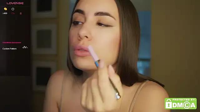 KateCarrey from StripChat is Freechat