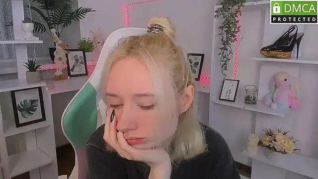 Katia_Kim from StripChat is Freechat