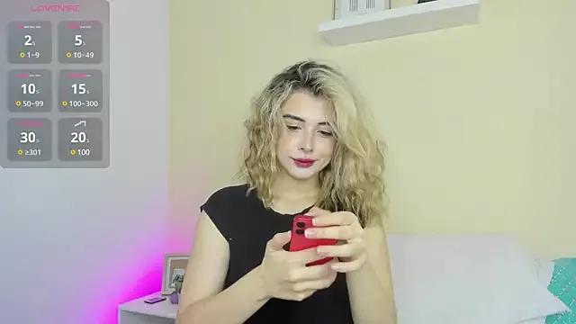 Katty__Rousse from StripChat is Freechat