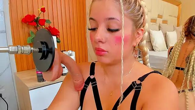 katty_rouser from StripChat is Freechat