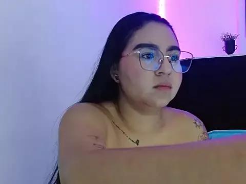 Kattyevanss from StripChat is Freechat