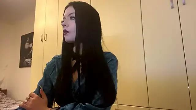 KellyAngie from StripChat is Freechat