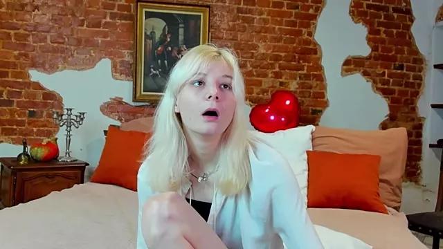 KellyBerry from StripChat