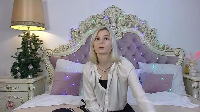 KellyBerry from StripChat