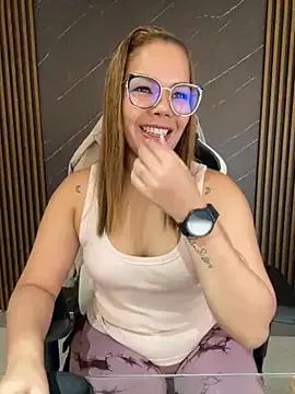 KellyBrooklyn_ from StripChat is Freechat