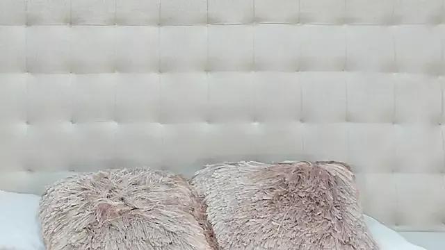 KellyRooss from StripChat is Freechat