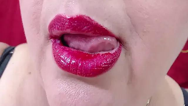 Kerly_Doll from StripChat is Freechat
