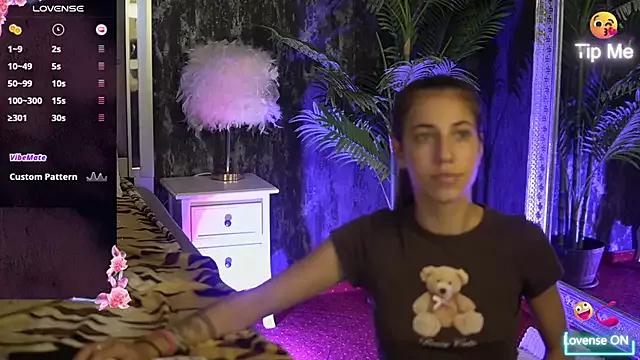KeylaBlair from StripChat is Freechat