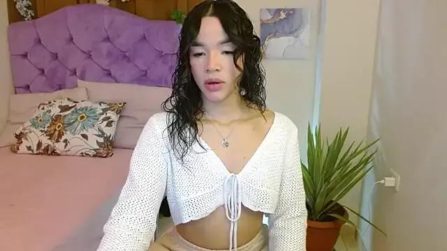 kiarablue from StripChat is Freechat