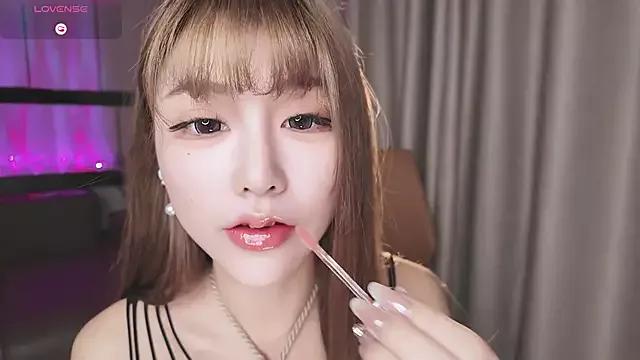 Photos of Kiki--2025 from StripChat is Freechat
