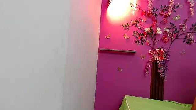 kimberly18cute from StripChat is Freechat