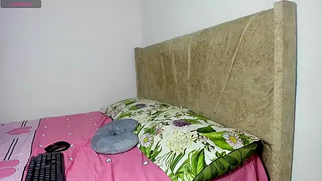 kinky_sexyhot from StripChat is Freechat