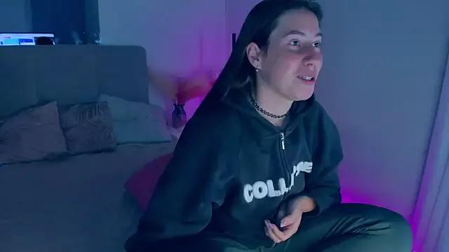 KiraLimme from StripChat is Freechat