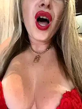 Kittenforyou from StripChat is Freechat